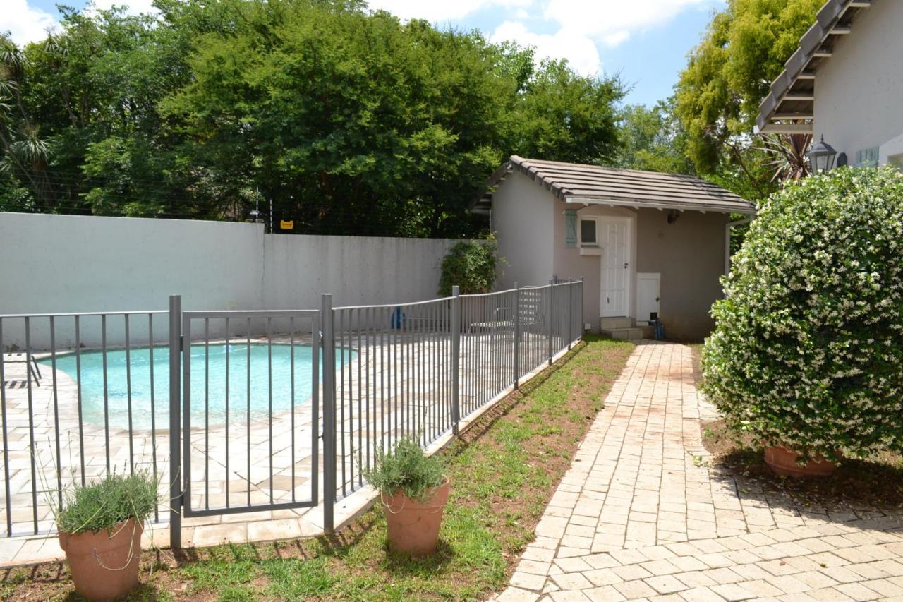 Lonehill - 1 * Sandton